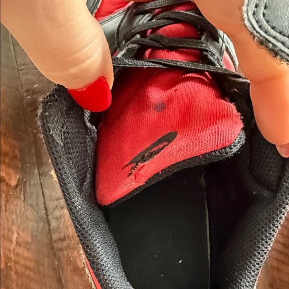 Nike Kids Black and Red Sneakers - Picture 10 of 11